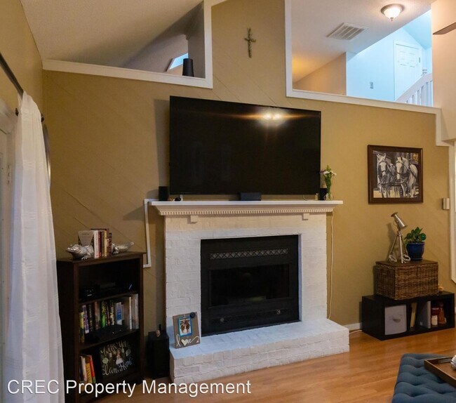Building Photo - 3 br, 3 bath House - 114 Queensbury Circle