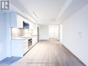 Building Photo - 8 Cedarland Dr