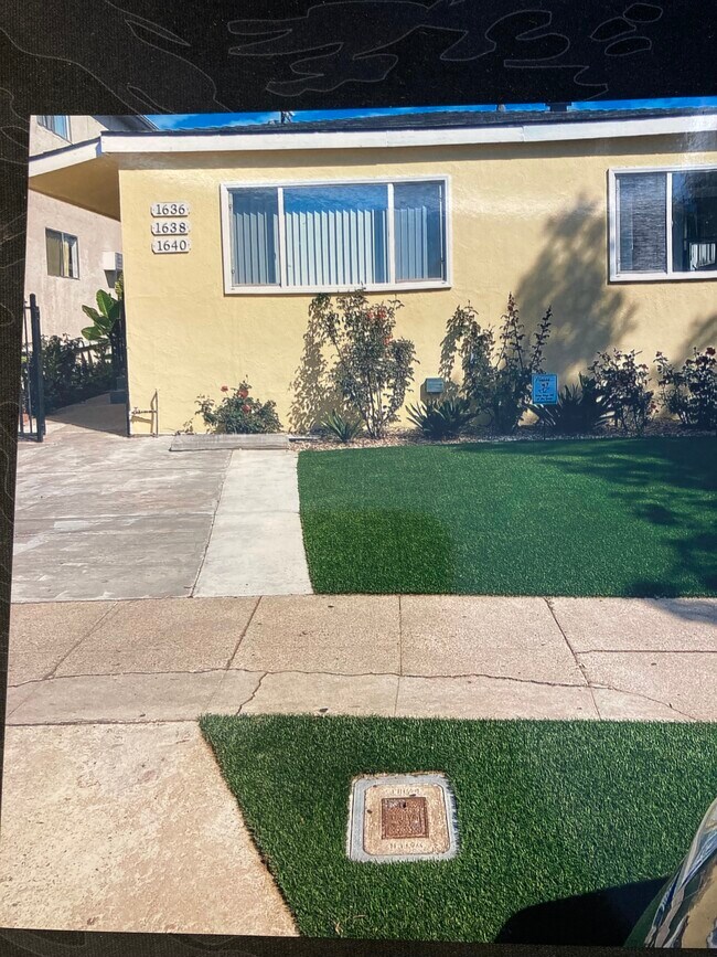espacio de estacionamiento delantero - 1636 S Westgate Ave