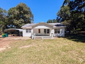 Building Photo - 714 Wade Ln