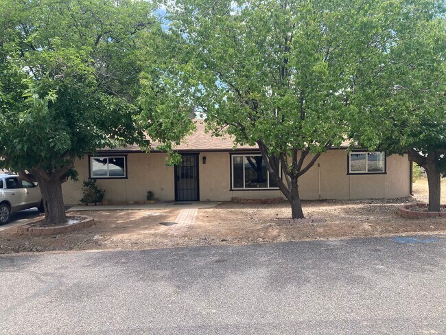 Building Photo - 2715 S Mesa Ln