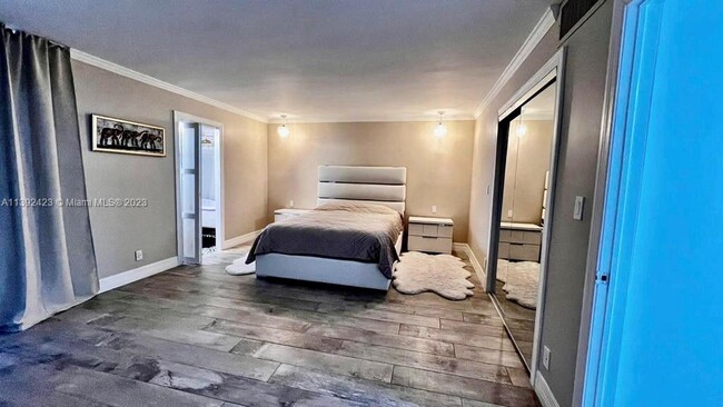 Building Photo - 1002 NE 24th Ave