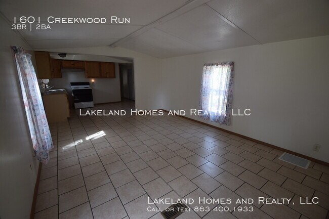 Foto del edificio - 1601 Creekwood Run  3BR/2BA Doublewide