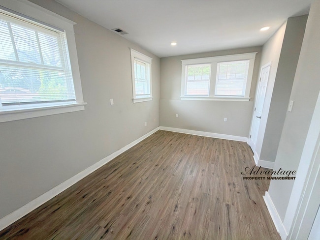 Photo - 525 N. Waldran Blvd. Unit #4 Apartment