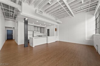 Building Photo - 2048 Fulton Rd