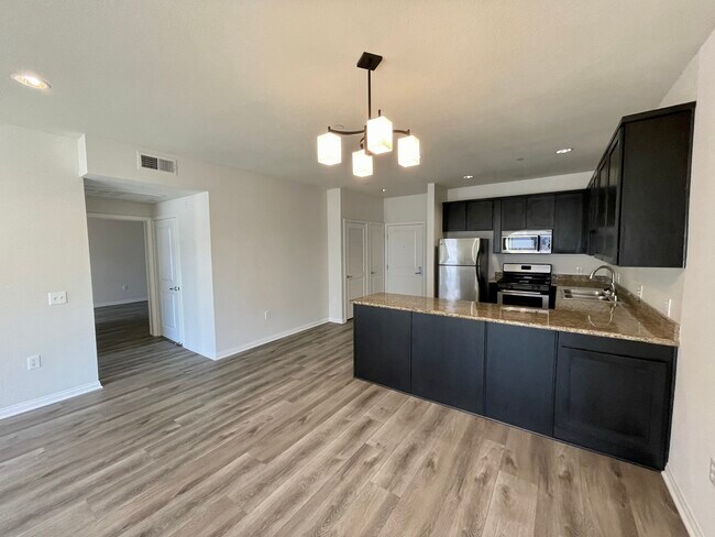 Foto del edificio - 5827 Carlton Way