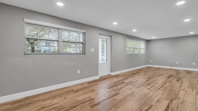 Foto del edificio - Spacious remodeled South Tampa 4BR/3BA hom...