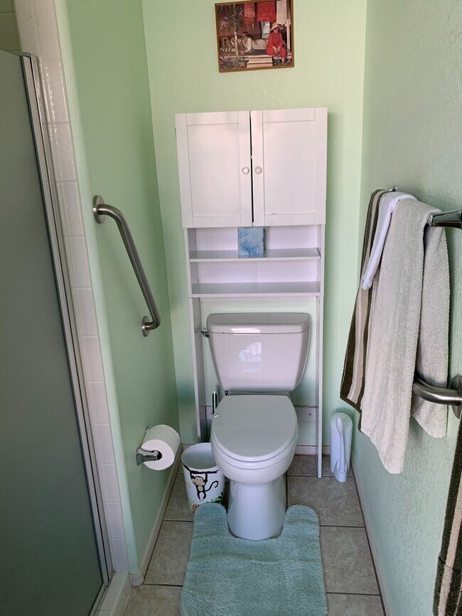 Foto del edificio - 3 bedroom home with den in canyon de flores