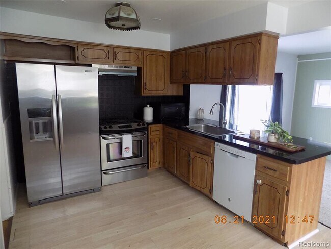 Building Photo - 2819 Teasdale Dr
