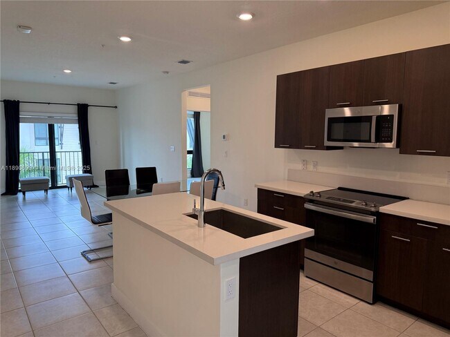 Foto del edificio - 8301 NW 41st St