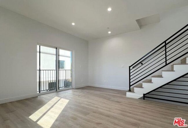 Building Photo - 5616.5 Fulcher Ave