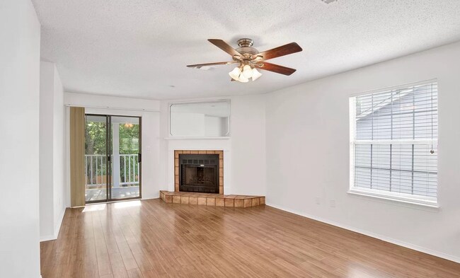 Building Photo - 2813 Langley Ave