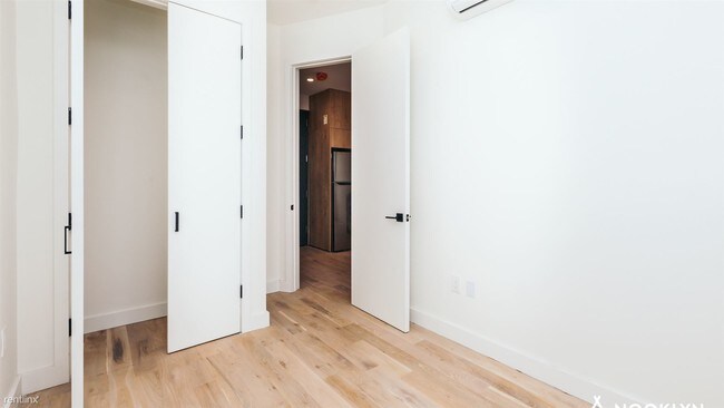 Foto del edificio - 1266 Hancock St