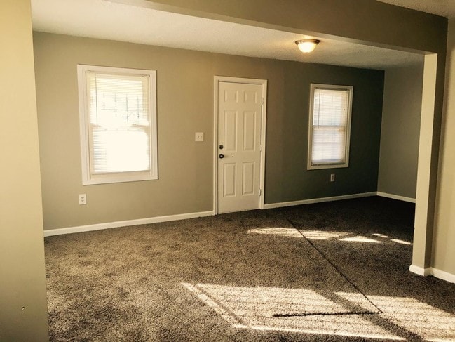 Building Photo - 4022 E 68th Terrace