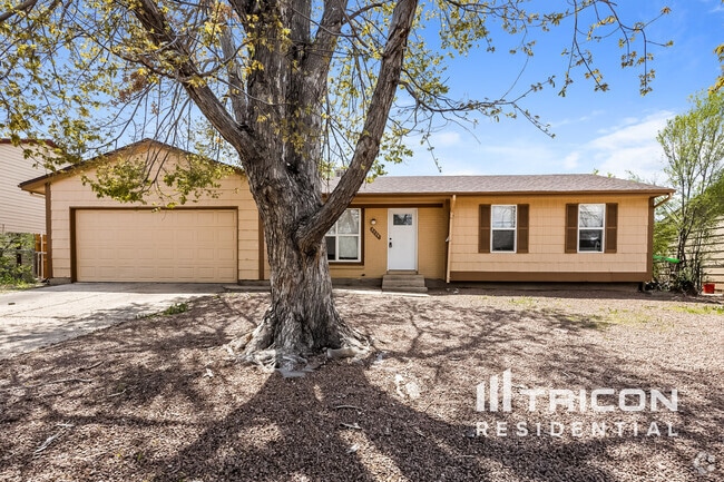Building Photo - 2725 Clarendon Dr