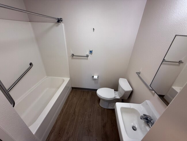 Bath - Rose City Center Apartments - 55 and Over
