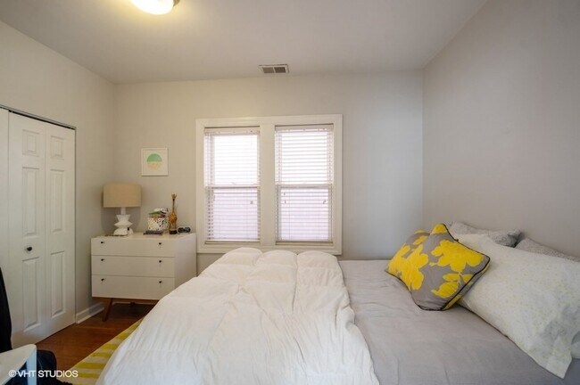 Foto del edificio - 1811 W Erie St