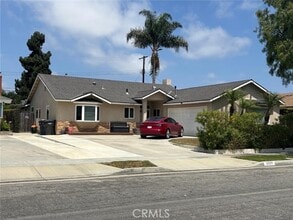 Building Photo - 5091 Robinwood Dr
