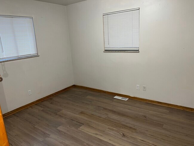 Dormitorio - 1390 Forest Glen Dr