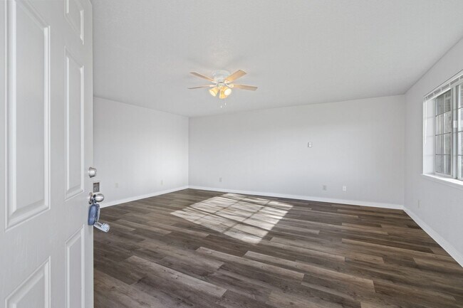 Building Photo - CL2622-2624