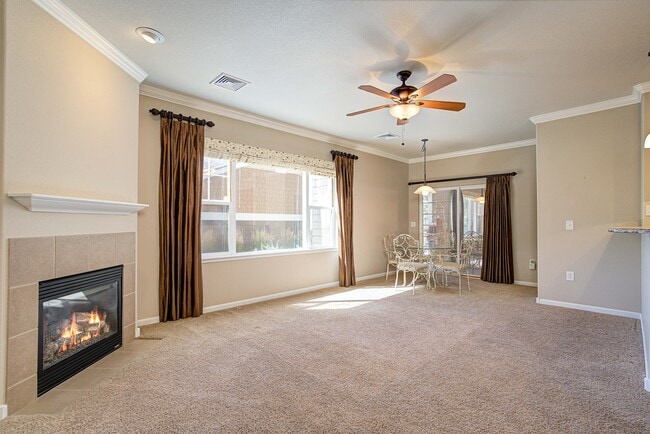 Foto del edificio - 2420 Owens Ave