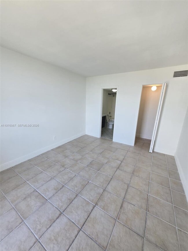 Building Photo - 13499 Biscayne Blvd
