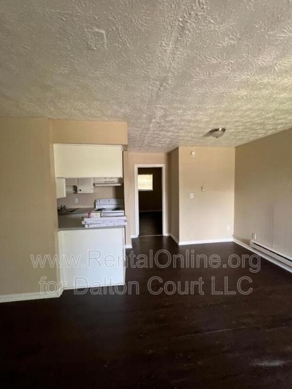 Photo - 1972 Cambridge Dr Apartment