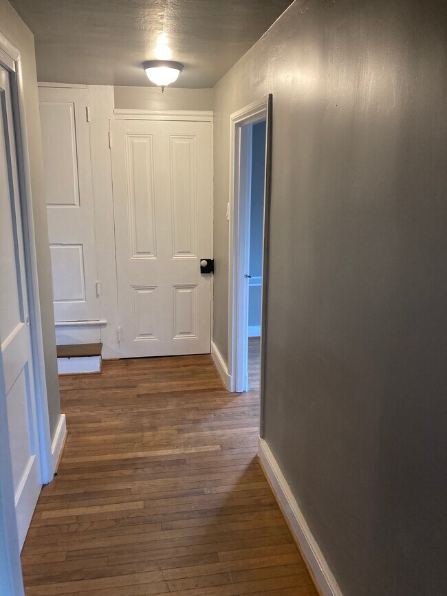 Hallway - 2408 E High St