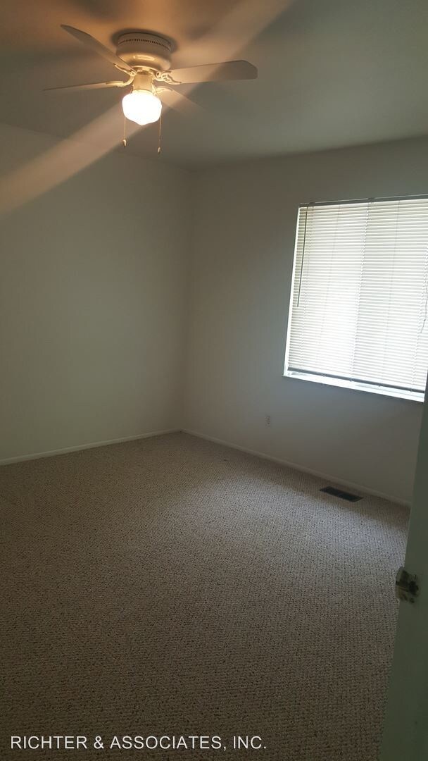 Foto del edificio - 8141 Grand River Ave