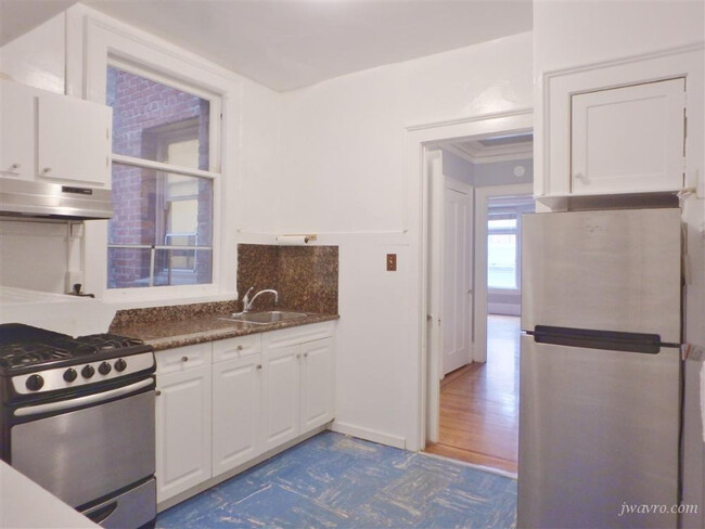 Building Photo - 821 Leavenworth St