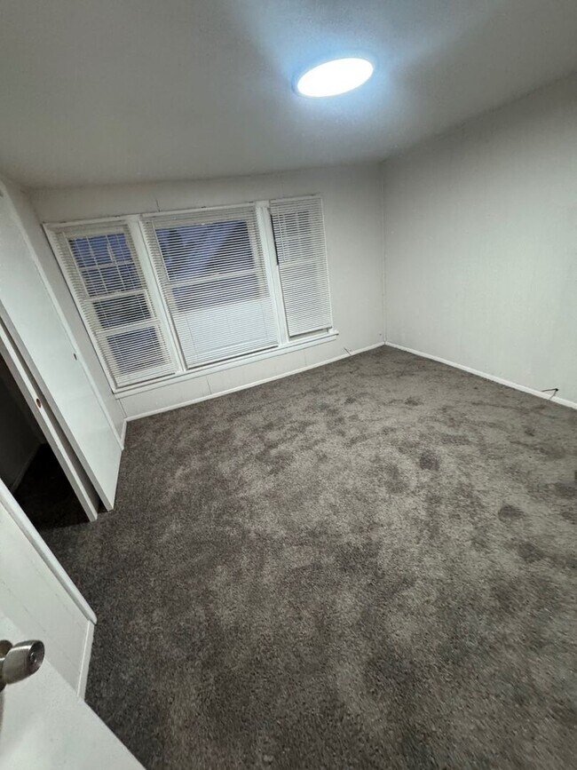 Foto del edificio - 3526 E 151st St