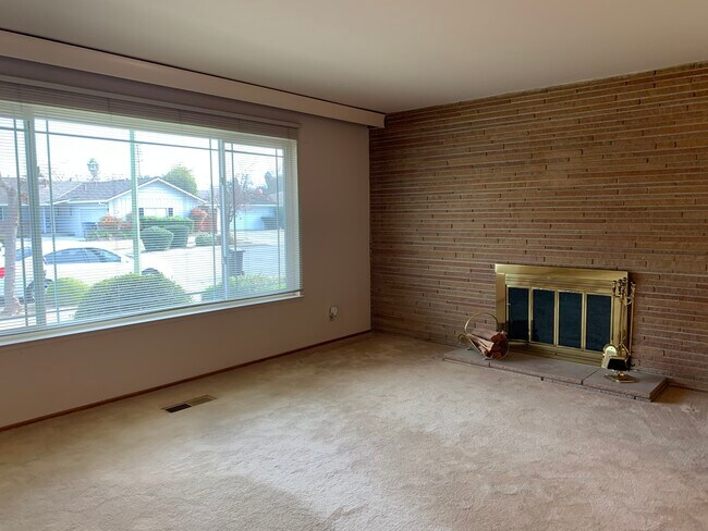 Building Photo - 909 Del Monte Pl