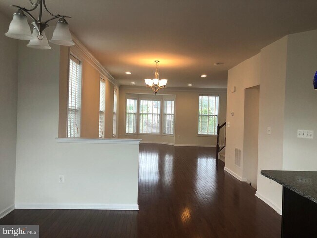 Building Photo - 23141 Hanworth St