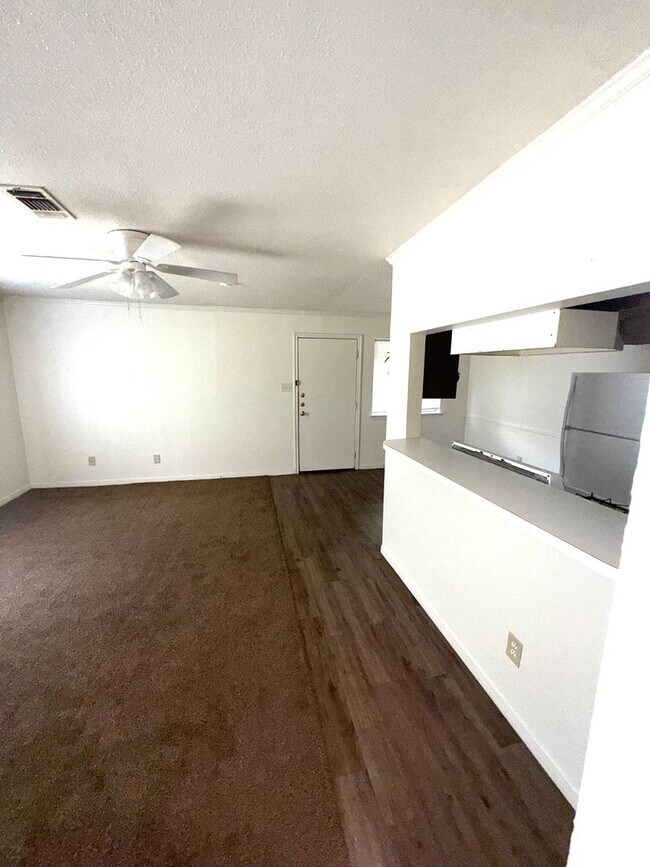 Foto del edificio - 109 Smith Ln