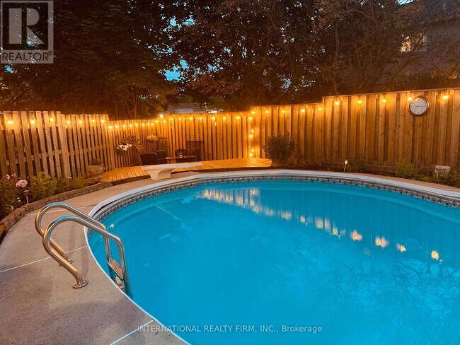 Photo du bâtiment - 19 Lillooet Crescent