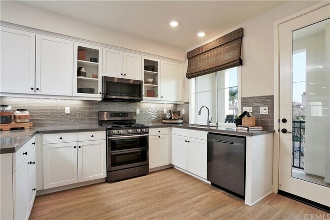 Foto del edificio - 9853-9811 11th St