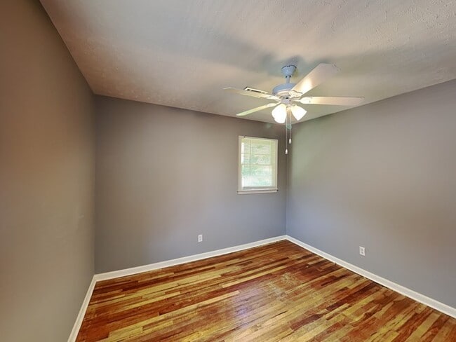Foto del edificio - 6403 Kensington Ct