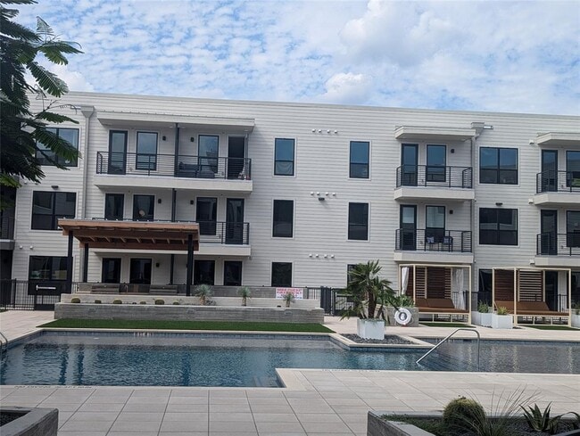Foto del edificio - 1701 Simond Ave