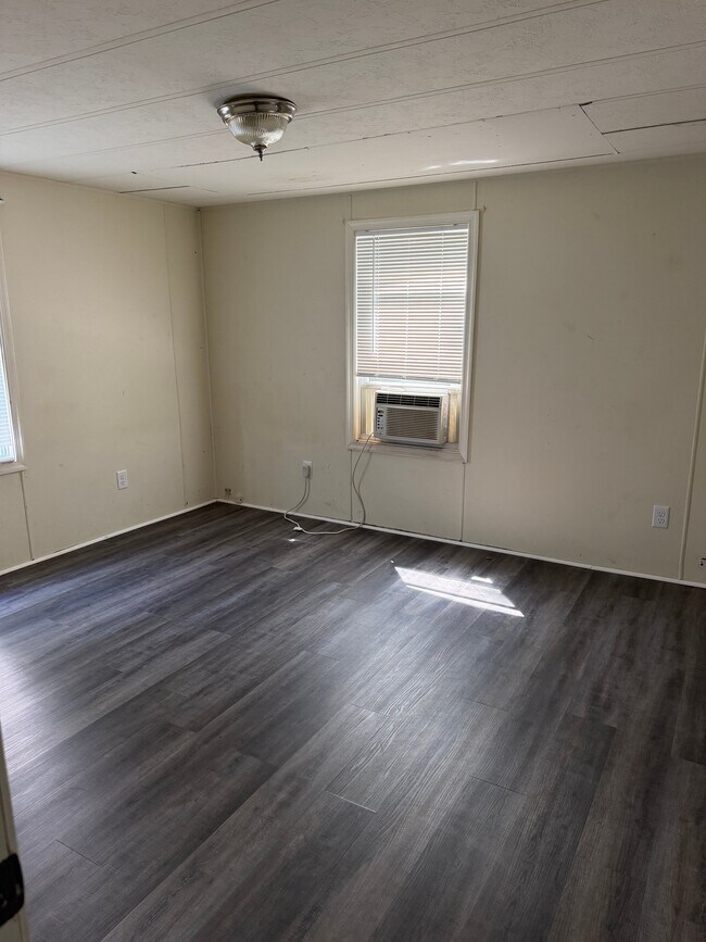 Foto del edificio - 7170 Winchester Ave