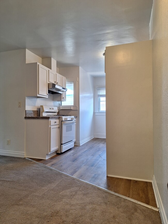 Building Photo - 546 Lime Ave