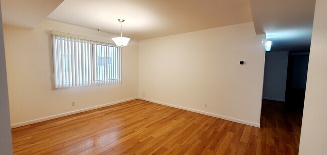 Foto del edificio - 5335 Yarmouth Ave
