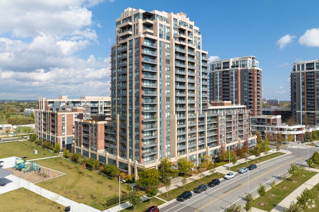 Building Photo - 18 Uptown Dr