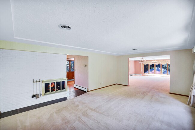 Building Photo - 1823 S Felts Rd