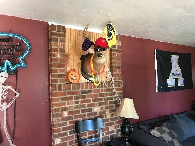 Foto del edificio - 2762 US Highway 421 N