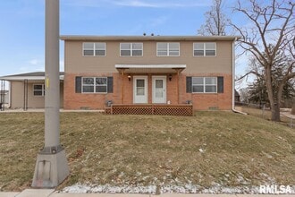 Building Photo - 2020 W Glen Ave