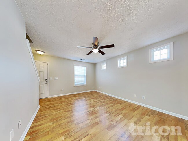 Building Photo - 250 Oak Grove Way