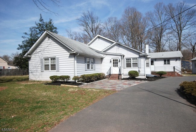 Building Photo - 497 Union Ave