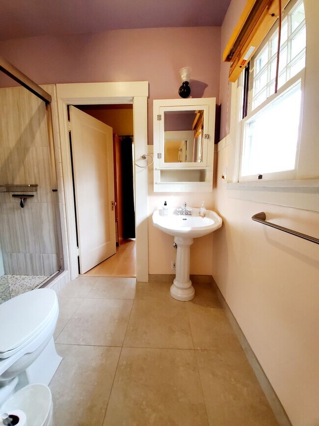 Foto del edificio - Charming 2 bedroom House Near Downtown SLO