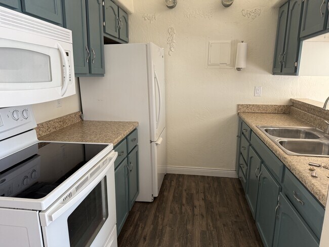 Foto del edificio - 4310 W Main St