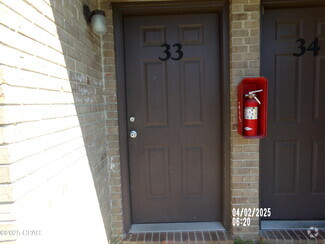 Building Photo - 5707 Lake Dr